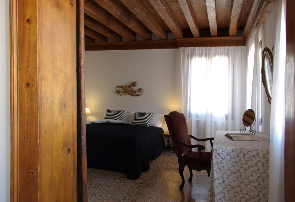 Appartamenti San Luca Veneţia Cameră foto